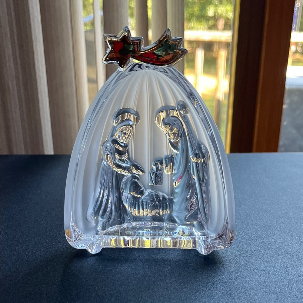 Mikasa Golden Stars Crystal Nativity Scene